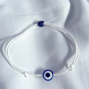 Evil Eye Adjustable Faux Leather Bracelet (white)